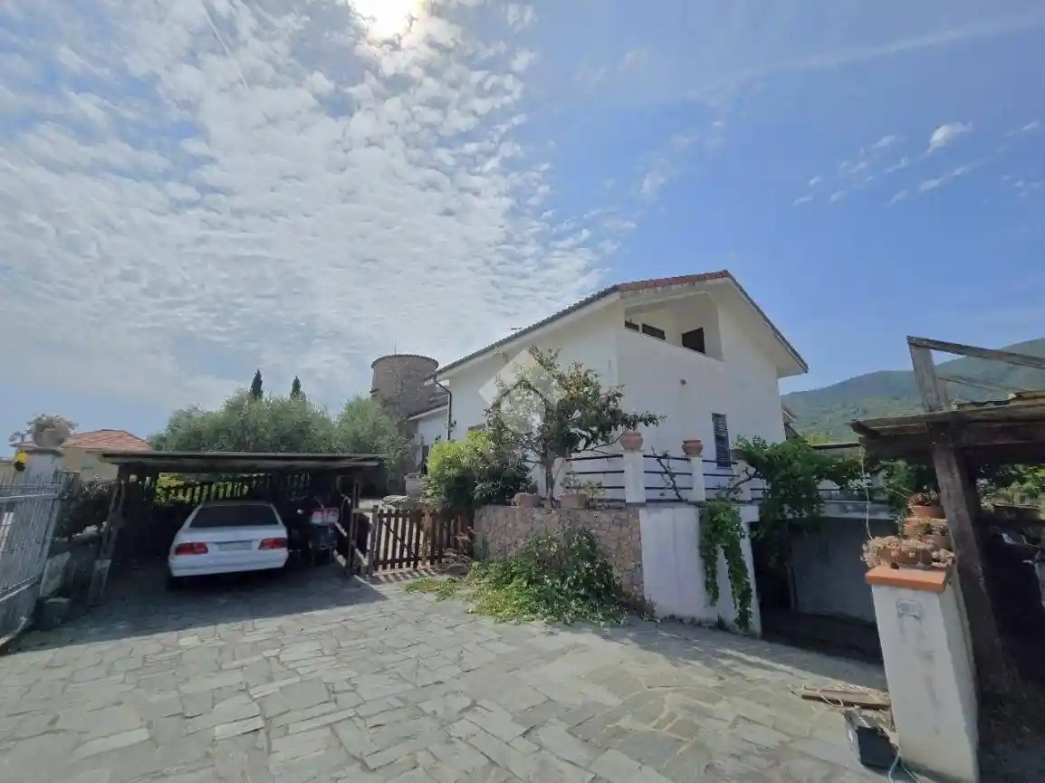 Villa in vendita a Albenga