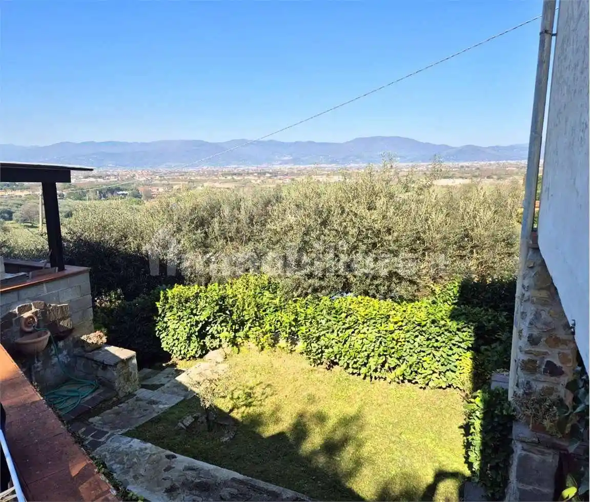 Casa indipendente in vendita a Quarrata