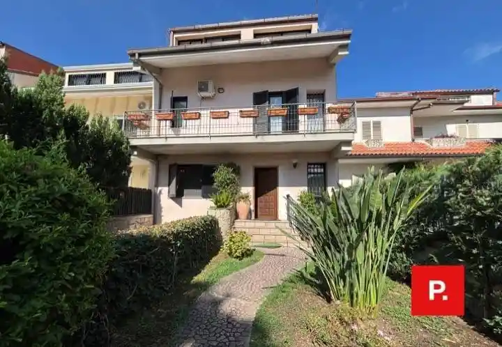 Villetta a schiera in vendita a Caserta
