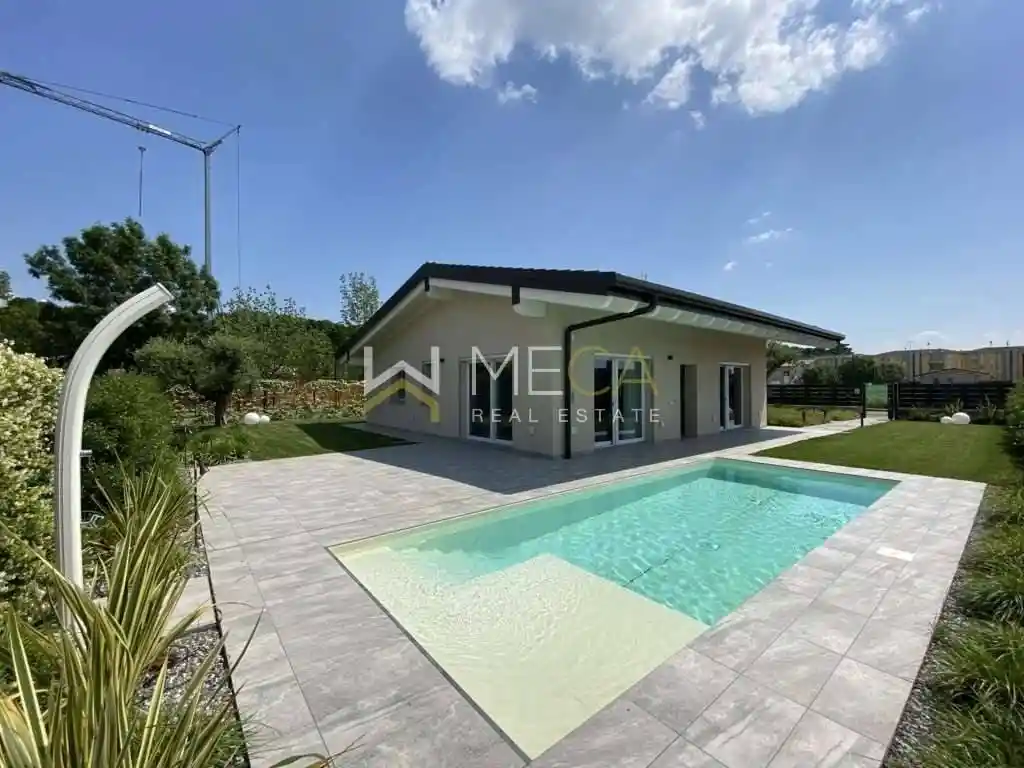 Villa in vendita a Lonato del Garda