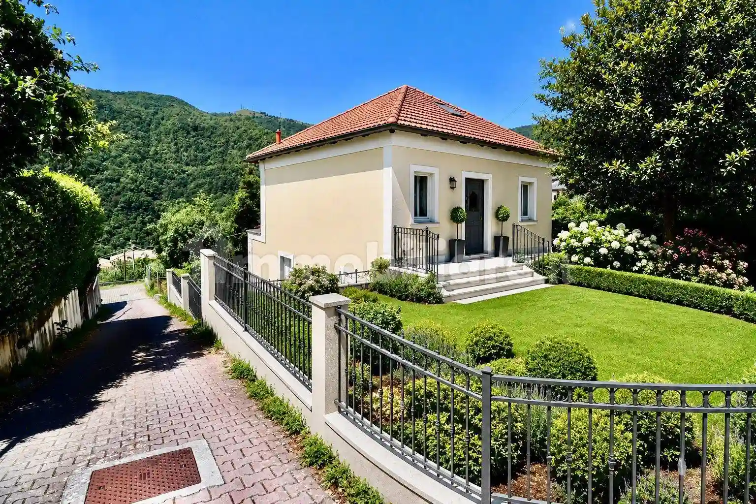 Villa - foto 2