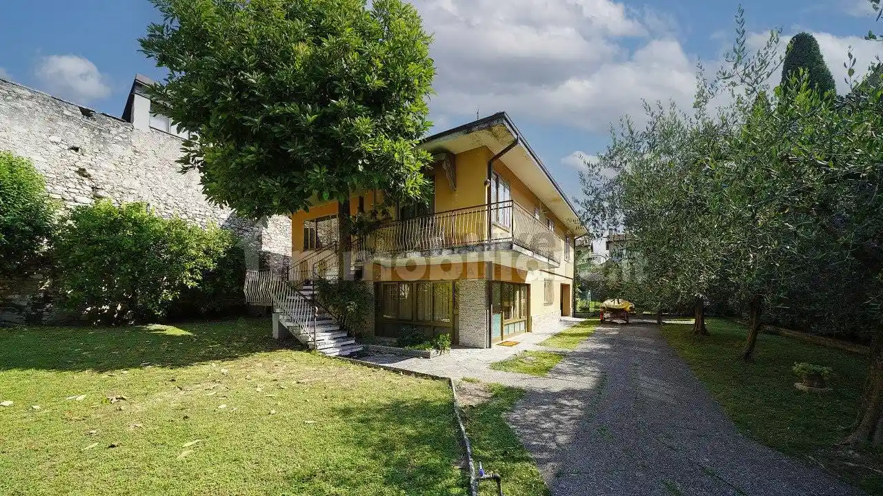 Villa in vendita a Toscolano-Maderno