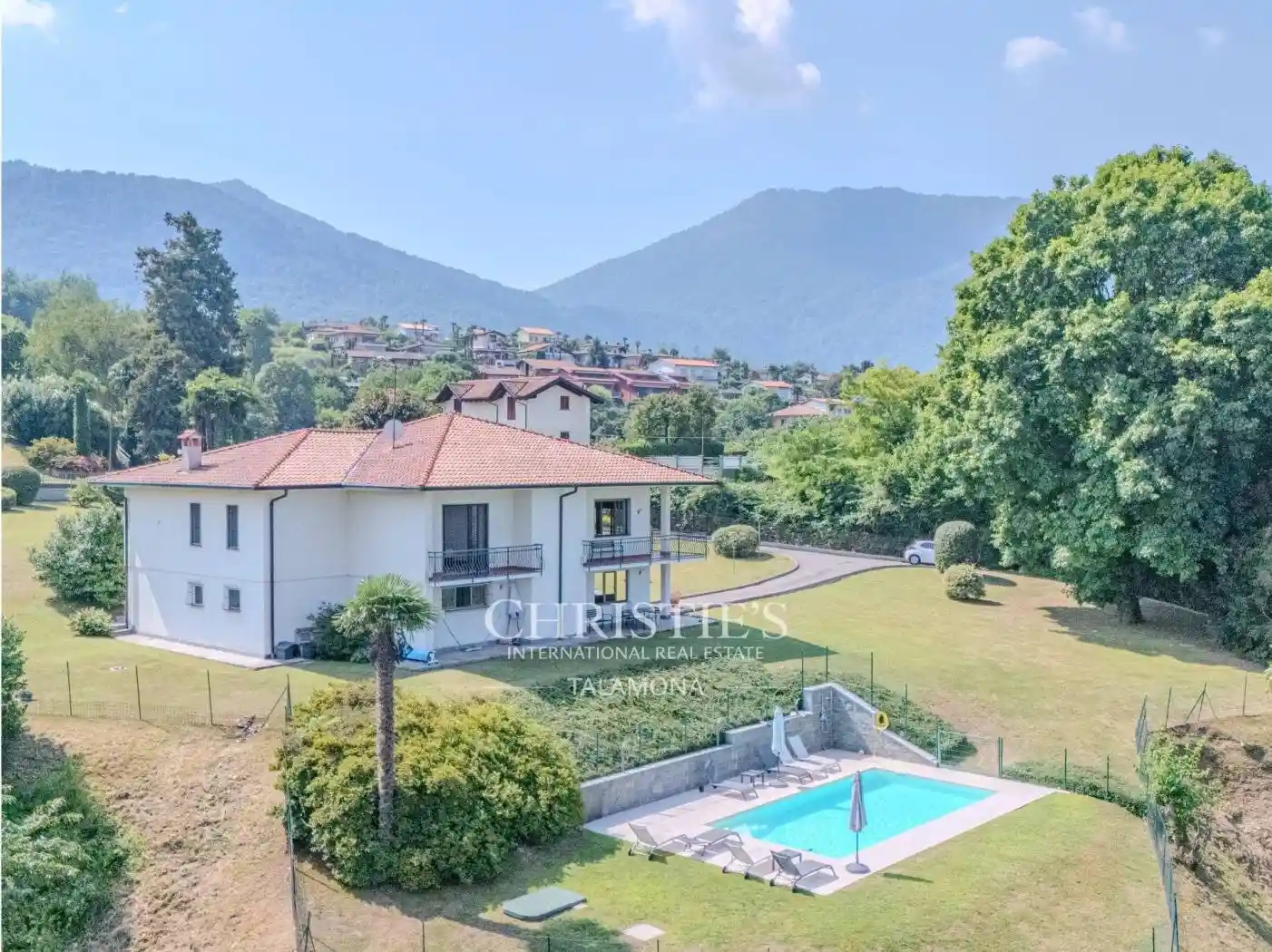 Villa in vendita a Porto Valtravaglia