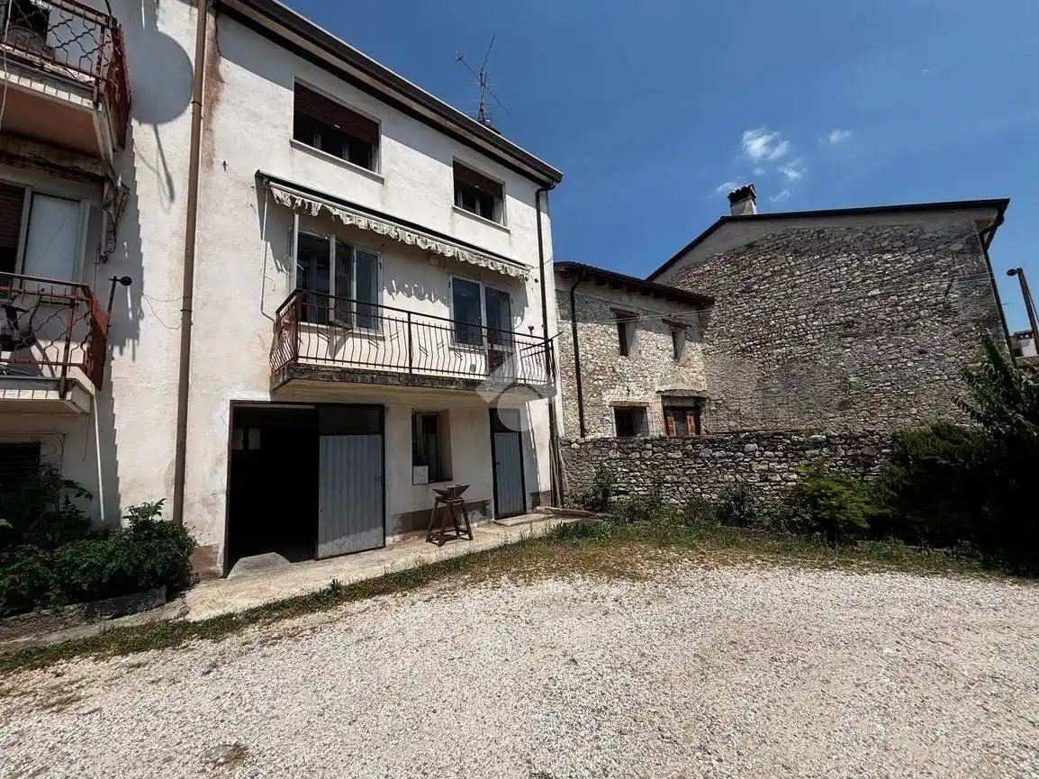 Casa indipendente in vendita a Farra di Soligo