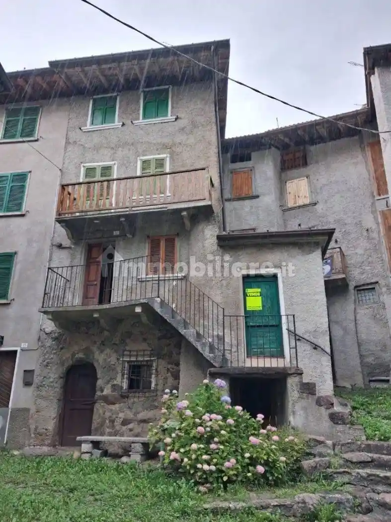 Casa indipendente in vendita a Roncobello