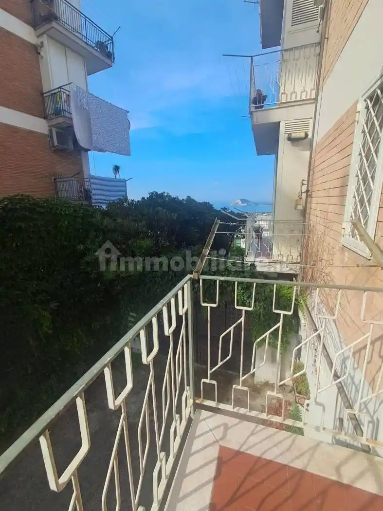 Appartamento in affitto a Pozzuoli