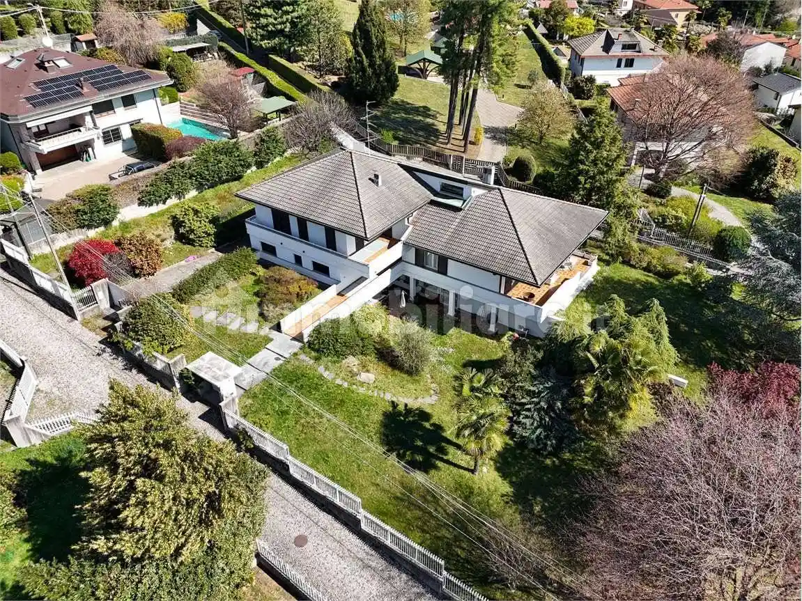 Villa in vendita a Vergiate