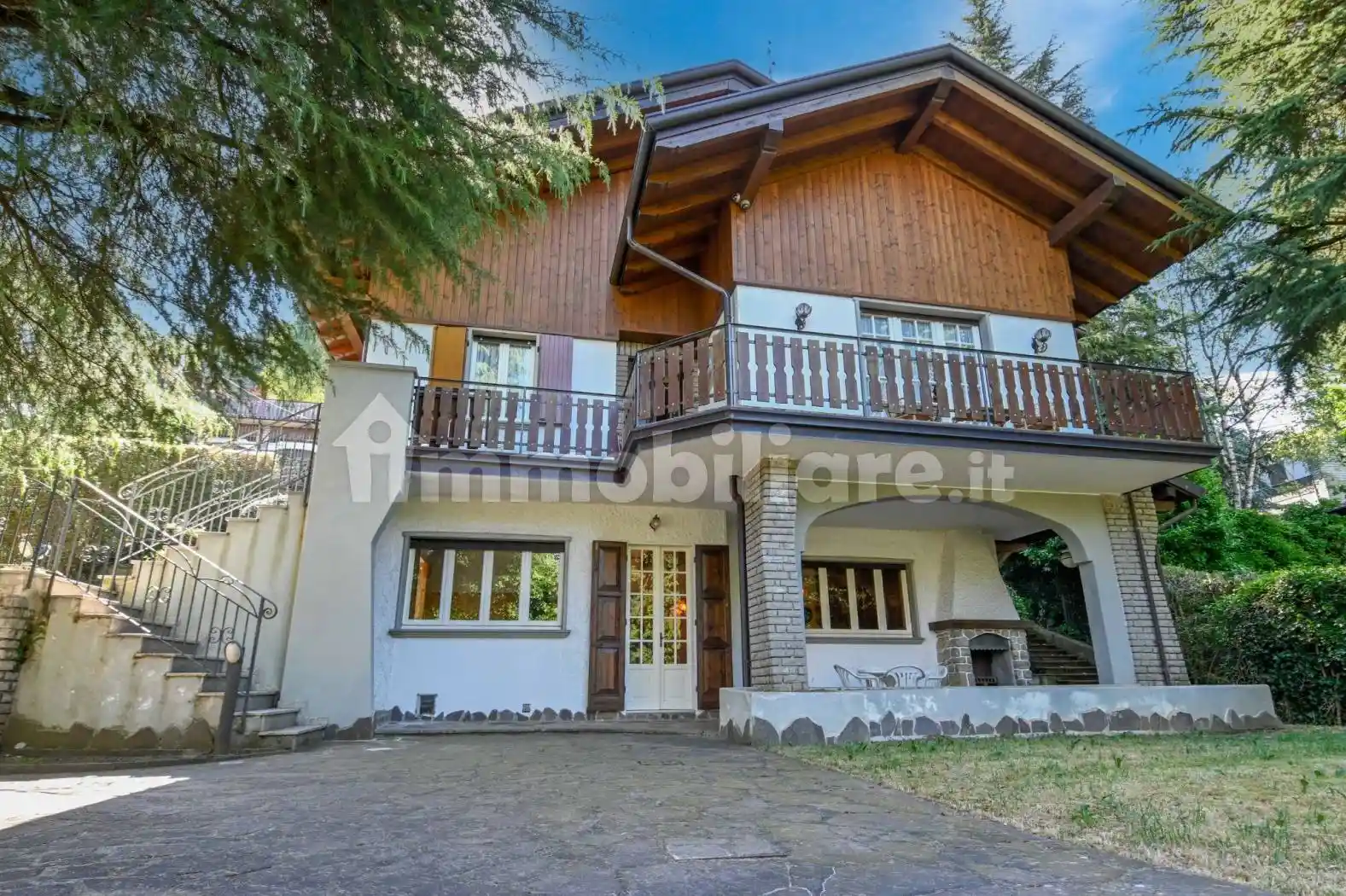 Villa in vendita a Selvino