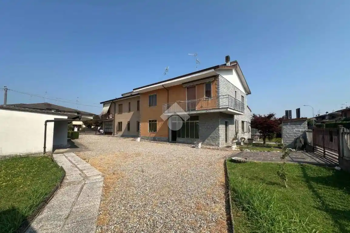 Villa in vendita a Vaiano Cremasco