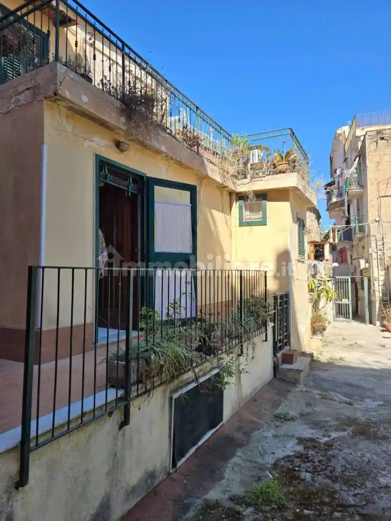Appartamento in vendita a Napoli