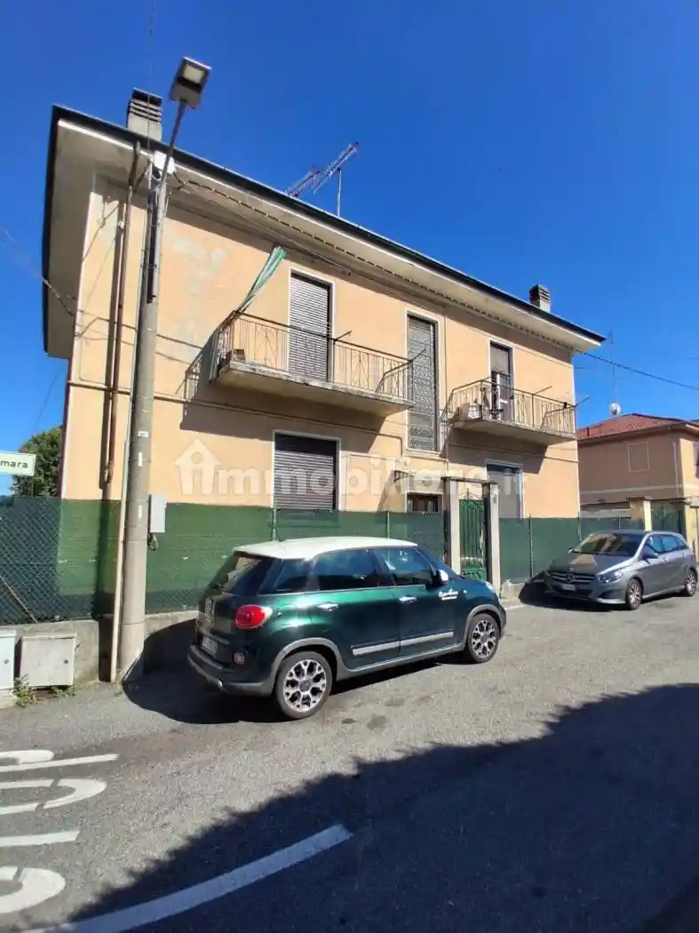 Palazzo - Edificio in vendita a Rivoli
