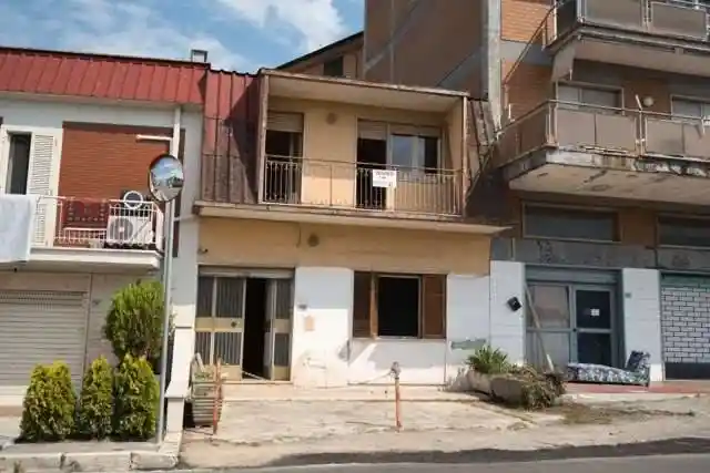 Casa indipendente in vendita a Frosinone