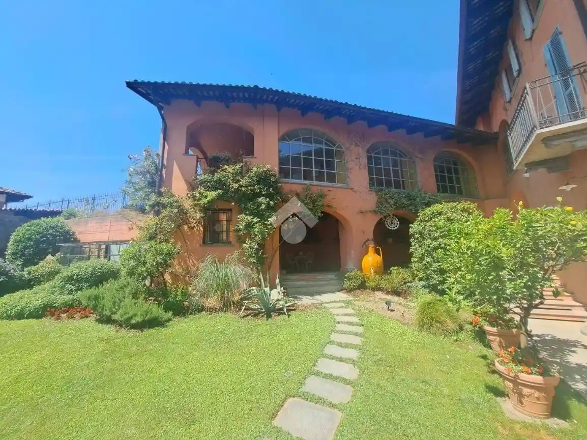 Villa in affitto a Dorzano