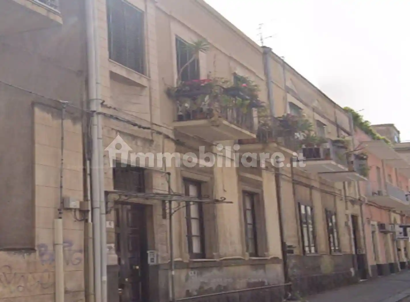Palazzo - Edificio in affitto a Catania