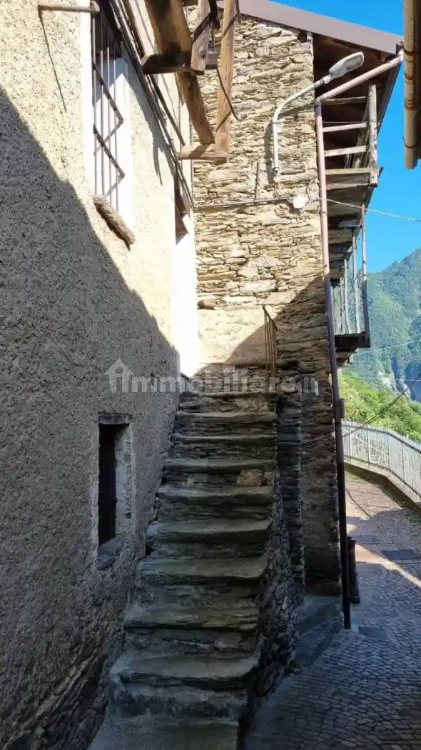 Casa indipendente in vendita a Valvarrone