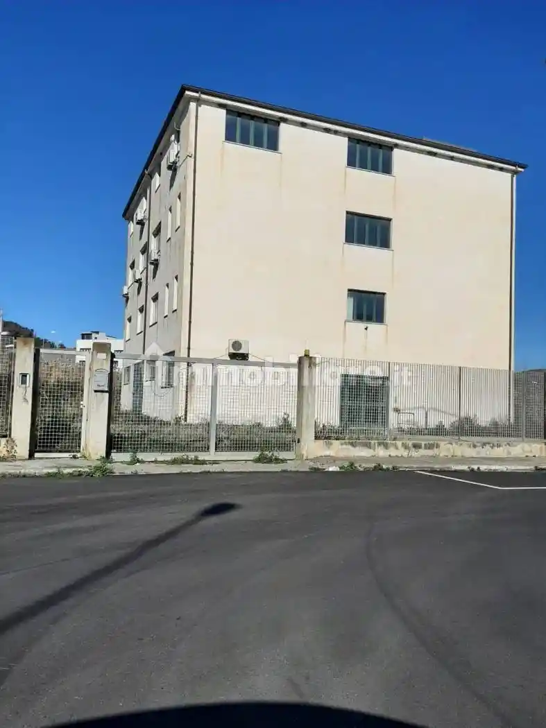 Palazzo - Edificio in vendita a Caraffa di Catanzaro