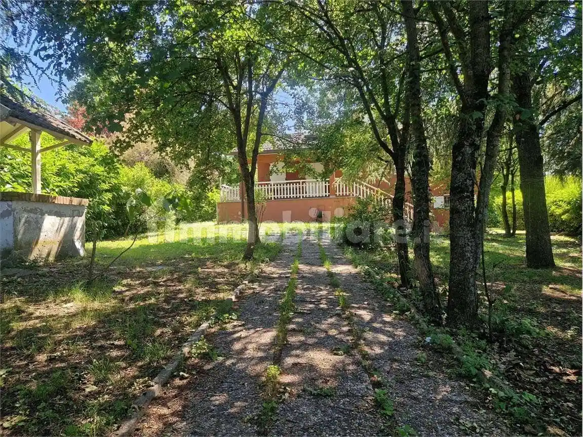 Villa in vendita a Viano