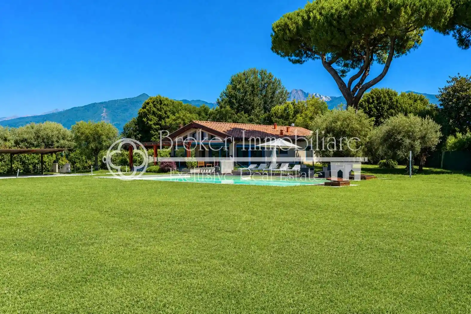 Villa in vendita a Pietrasanta