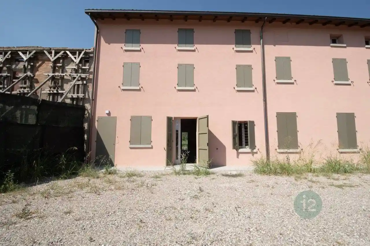 Villetta a schiera in vendita a Novi di Modena