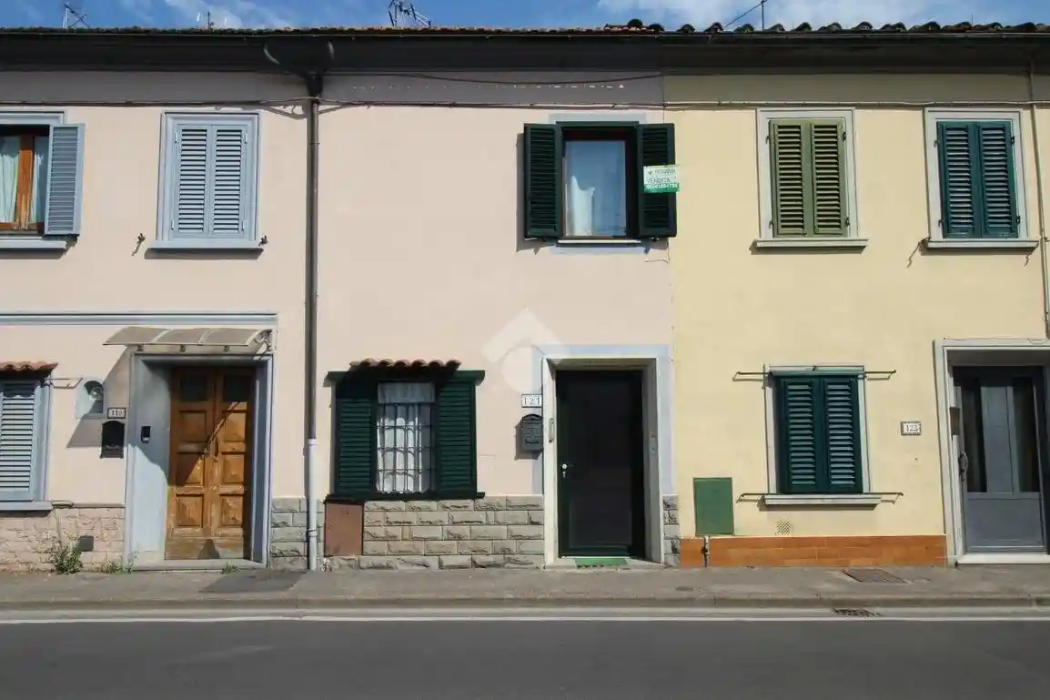Casa indipendente in vendita a Prato