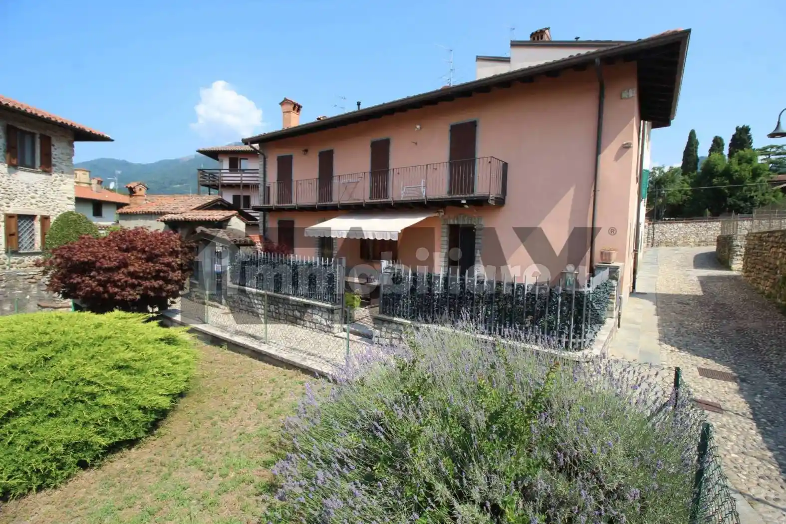 Villa in vendita a Almenno San Salvatore