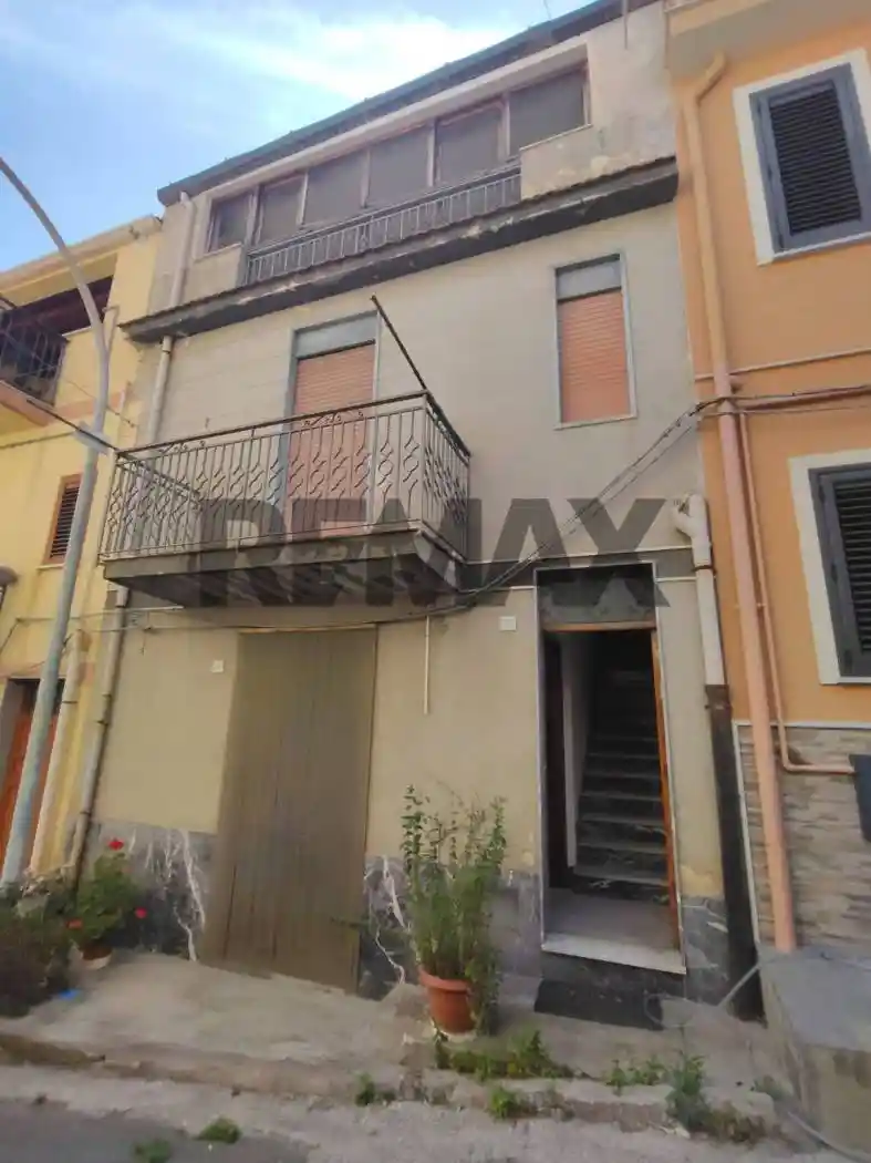 Casa indipendente in vendita a Ventimiglia di Sicilia