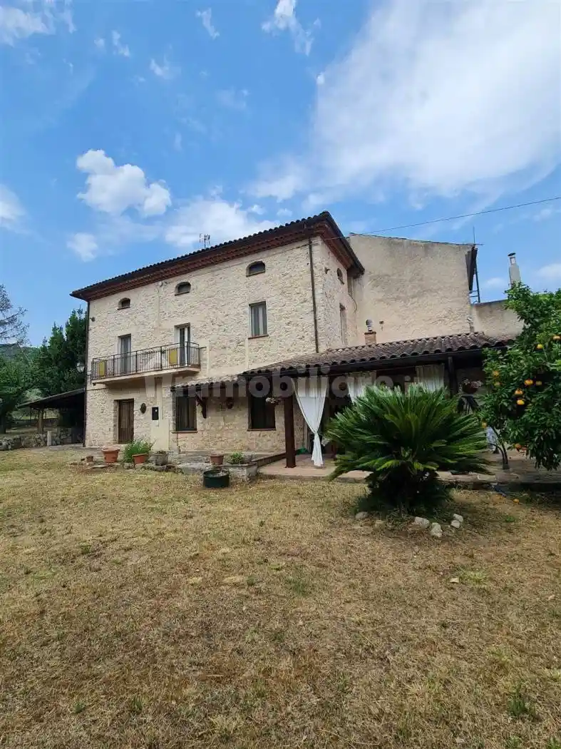 Casa indipendente in vendita a Pastena