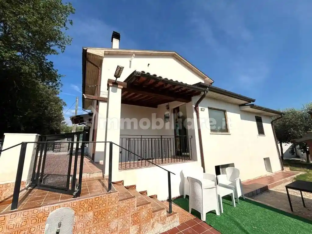 Villa in vendita a Monte San Savino