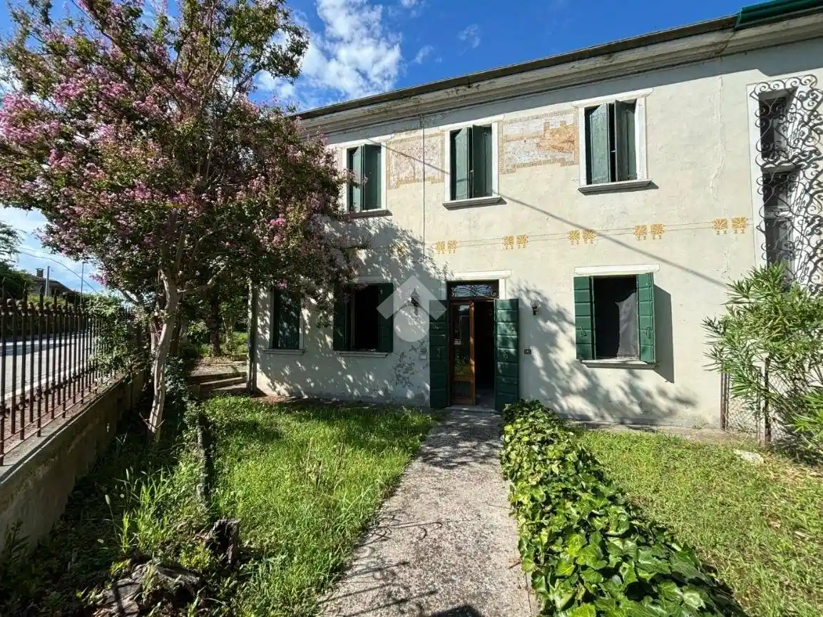 Villa in vendita a Santa Giustina in Colle
