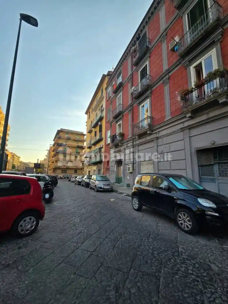 Appartamento in vendita a Napoli
