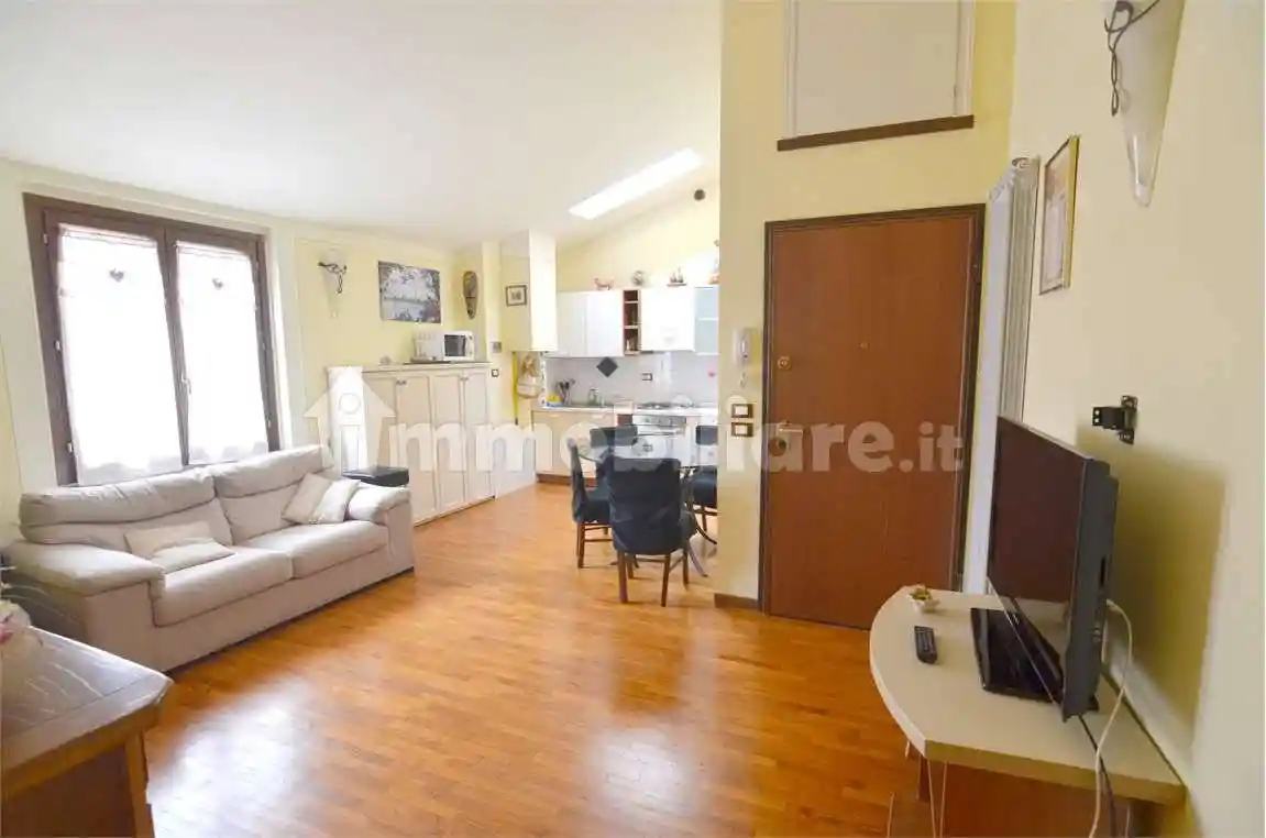 Appartamento in affitto a Massa e Cozzile