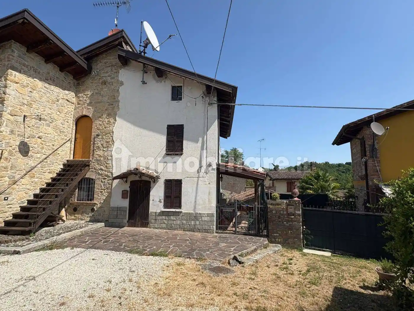 Casa indipendente in vendita a Gropparello