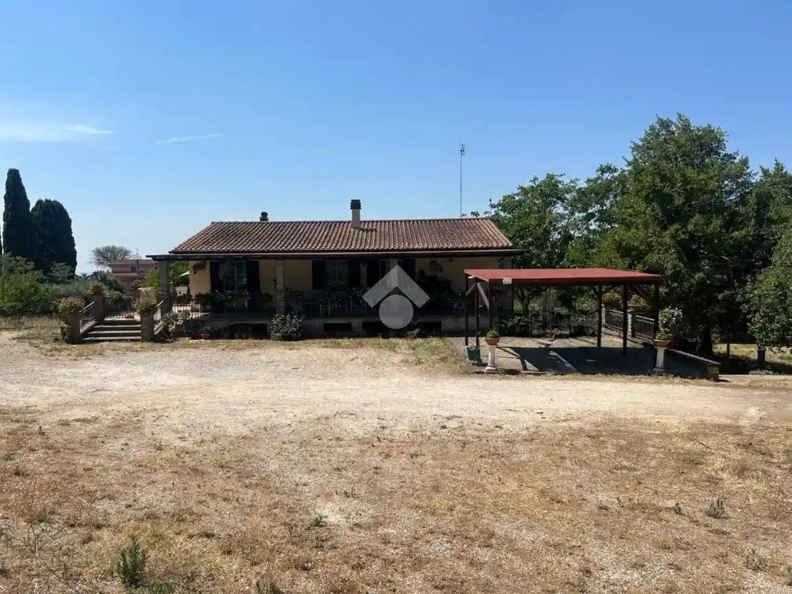 Villa in vendita a Genzano di Roma