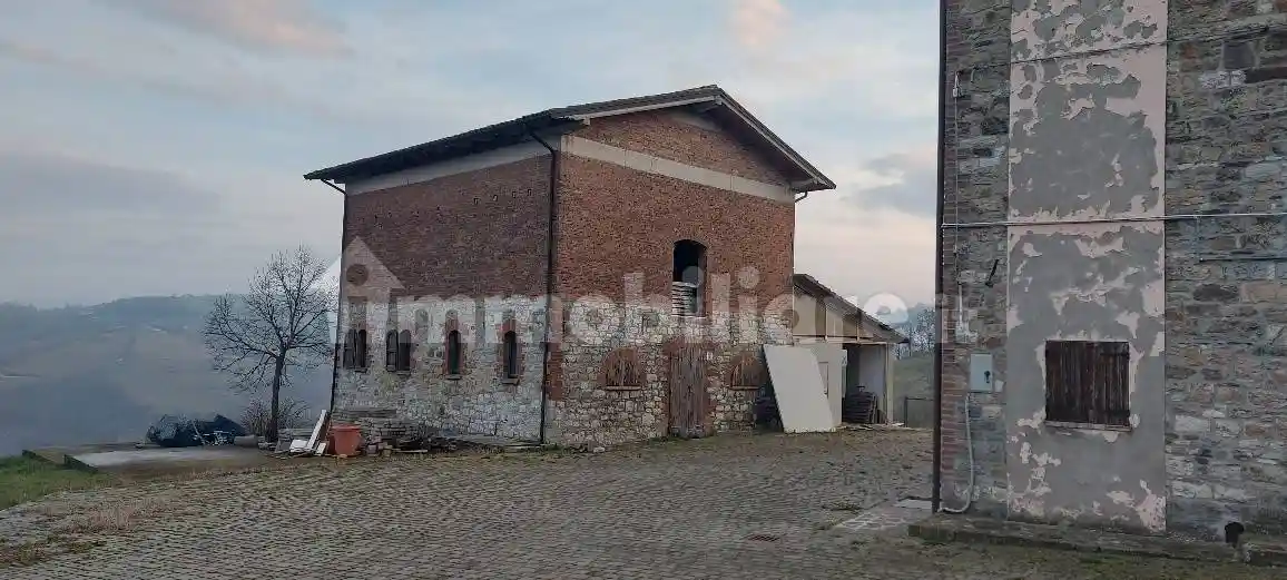 Rustico - Casale in vendita a Serramazzoni