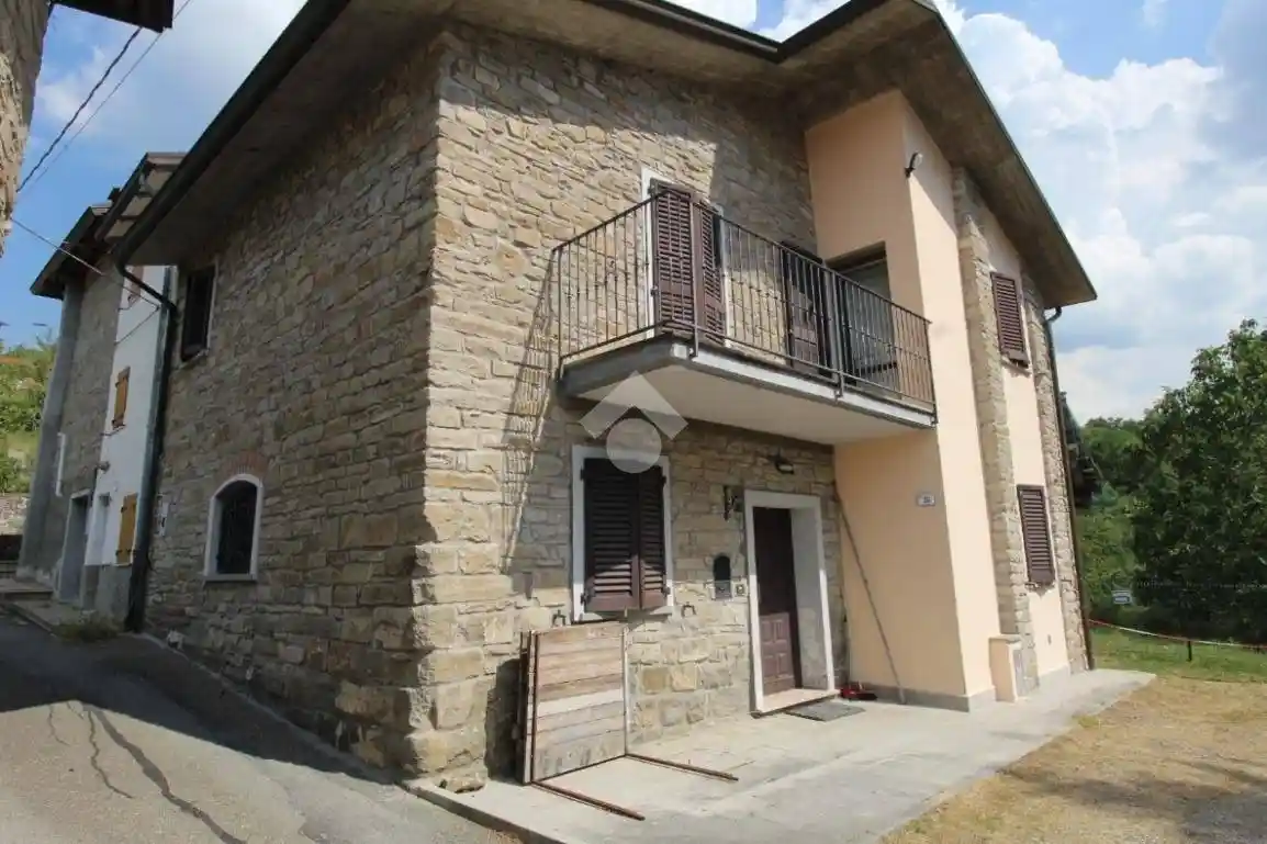 Casa indipendente in vendita a Villa Minozzo