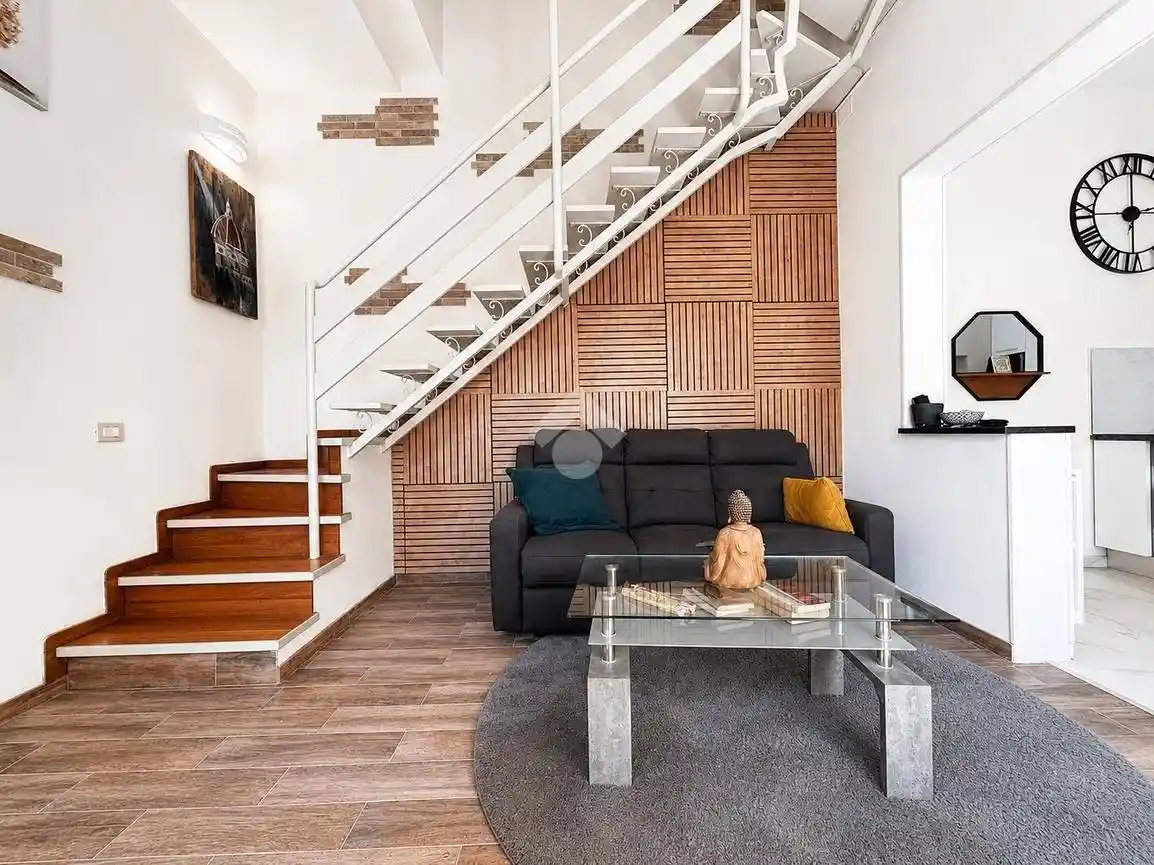 Casa indipendente in vendita a Campi Bisenzio