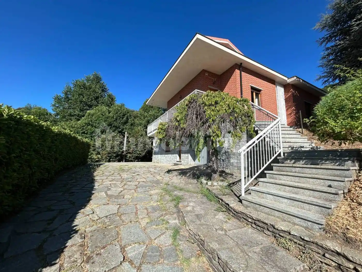 Villa in vendita a Roletto
