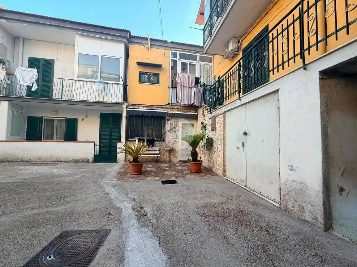 Appartamento in vendita a Napoli