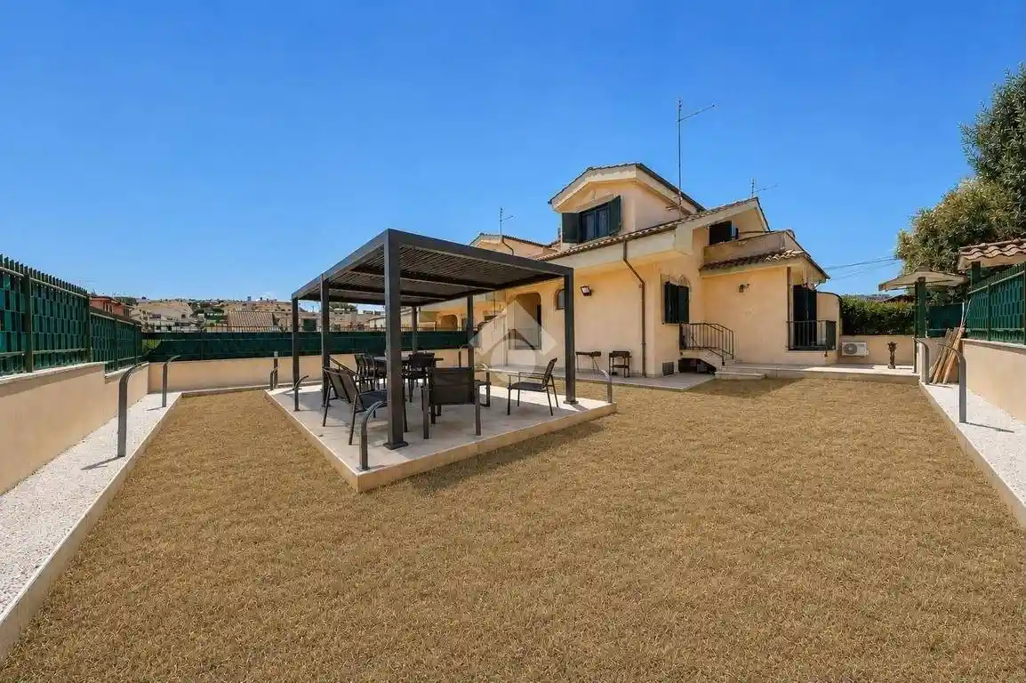 Villa in vendita a Guidonia Montecelio