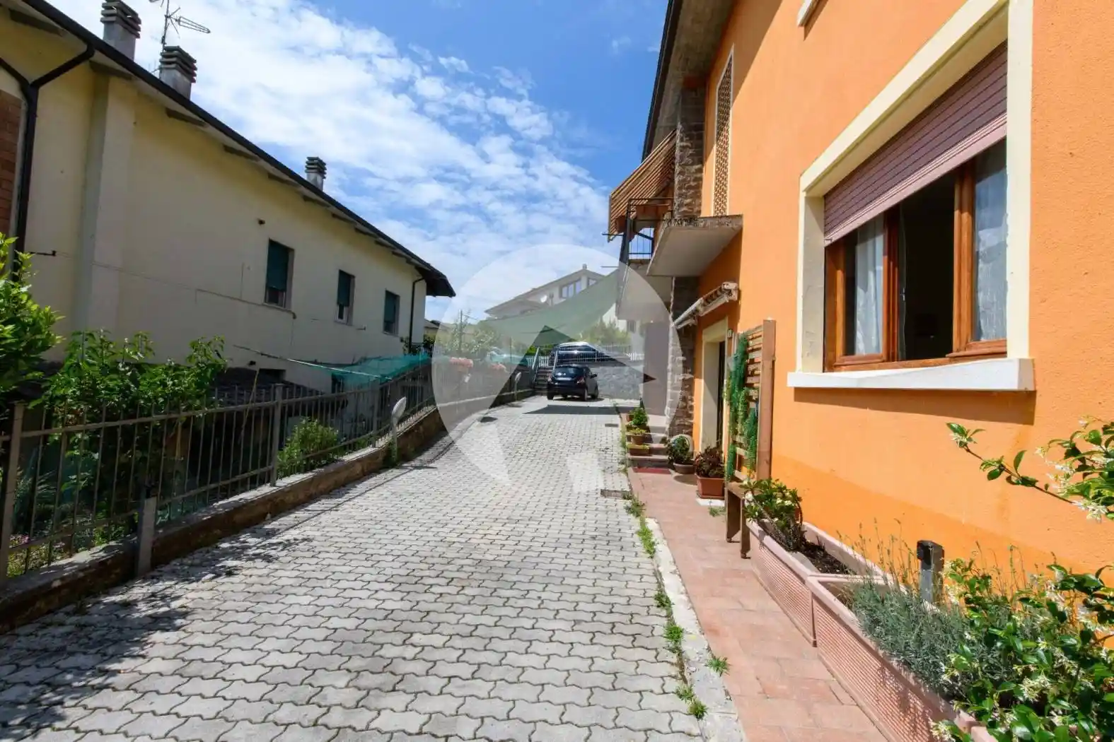 Palazzo - Edificio in vendita a Castelnovo Ne' Monti