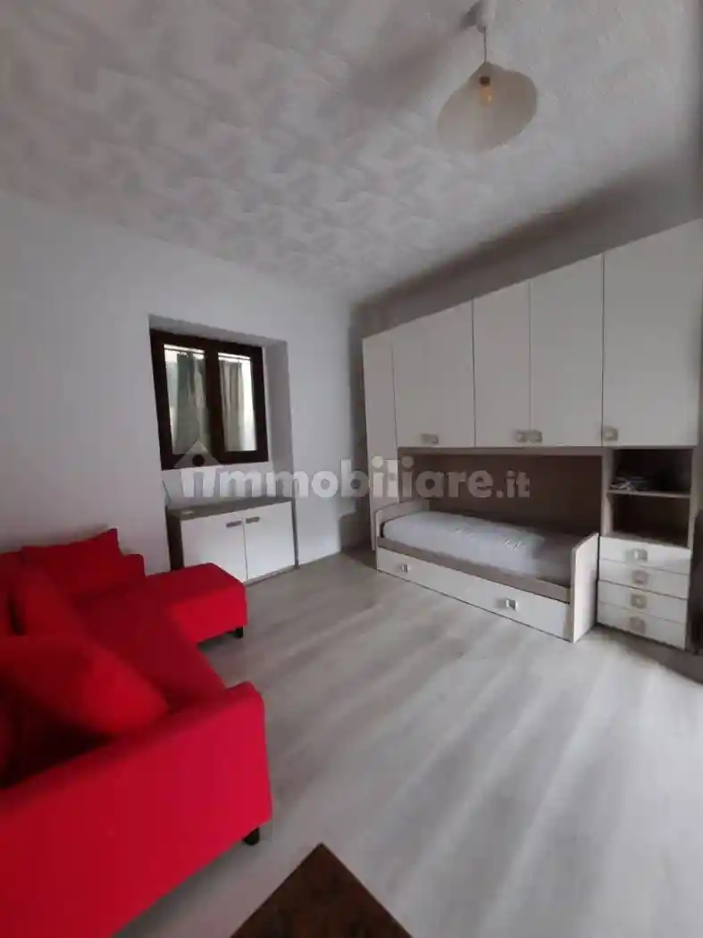 Appartamento in vendita a Gorla Minore