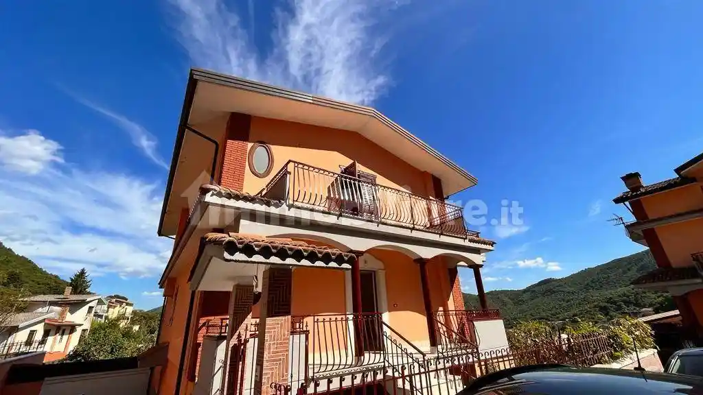 Villa in vendita a Monteforte Irpino