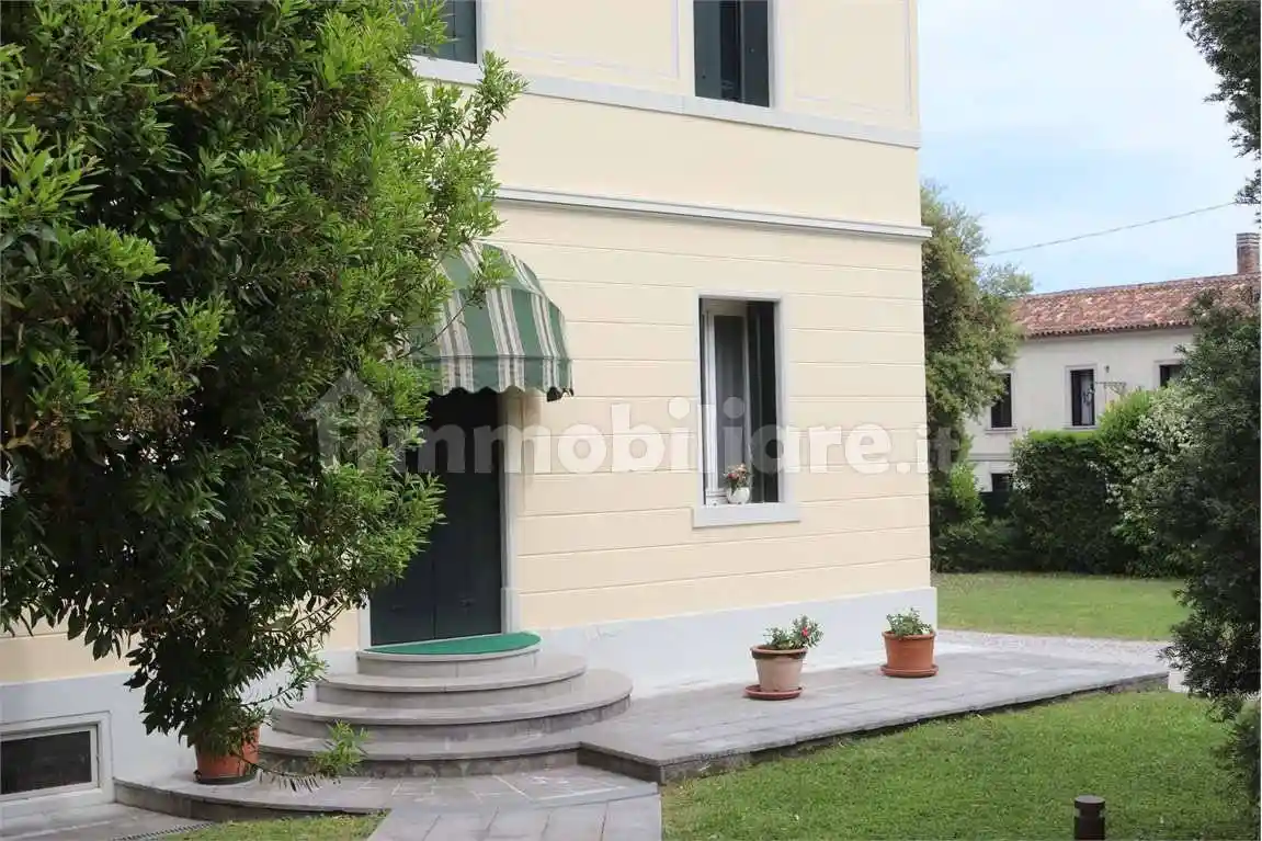 Villa in vendita a Vittorio Veneto