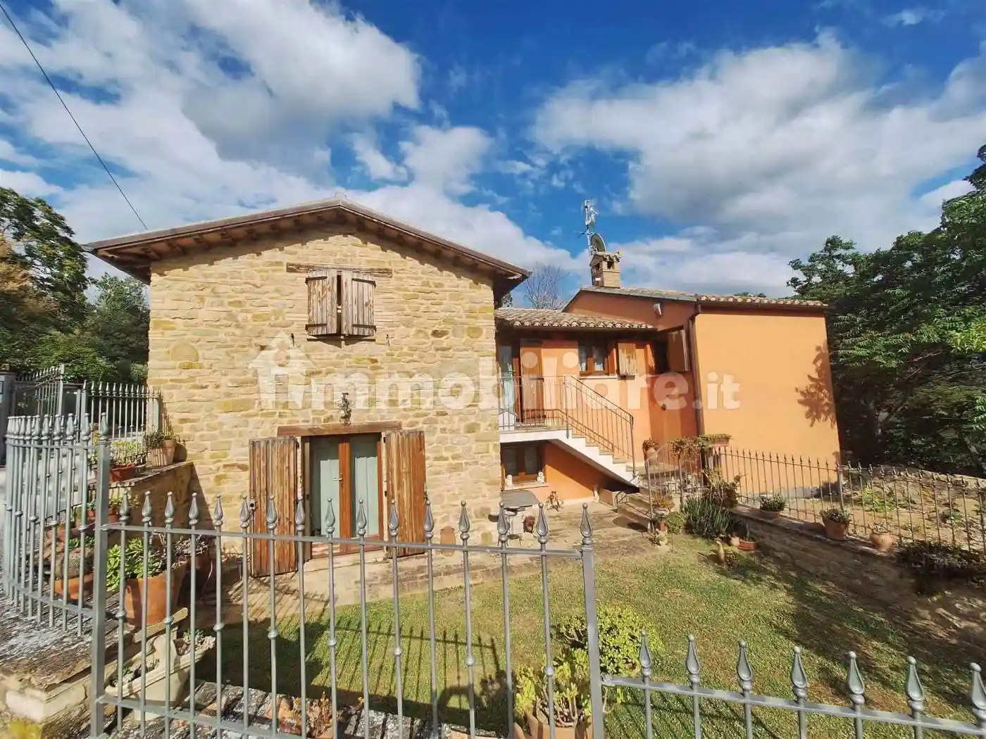 Rustico - Casale in vendita a San Severino Marche