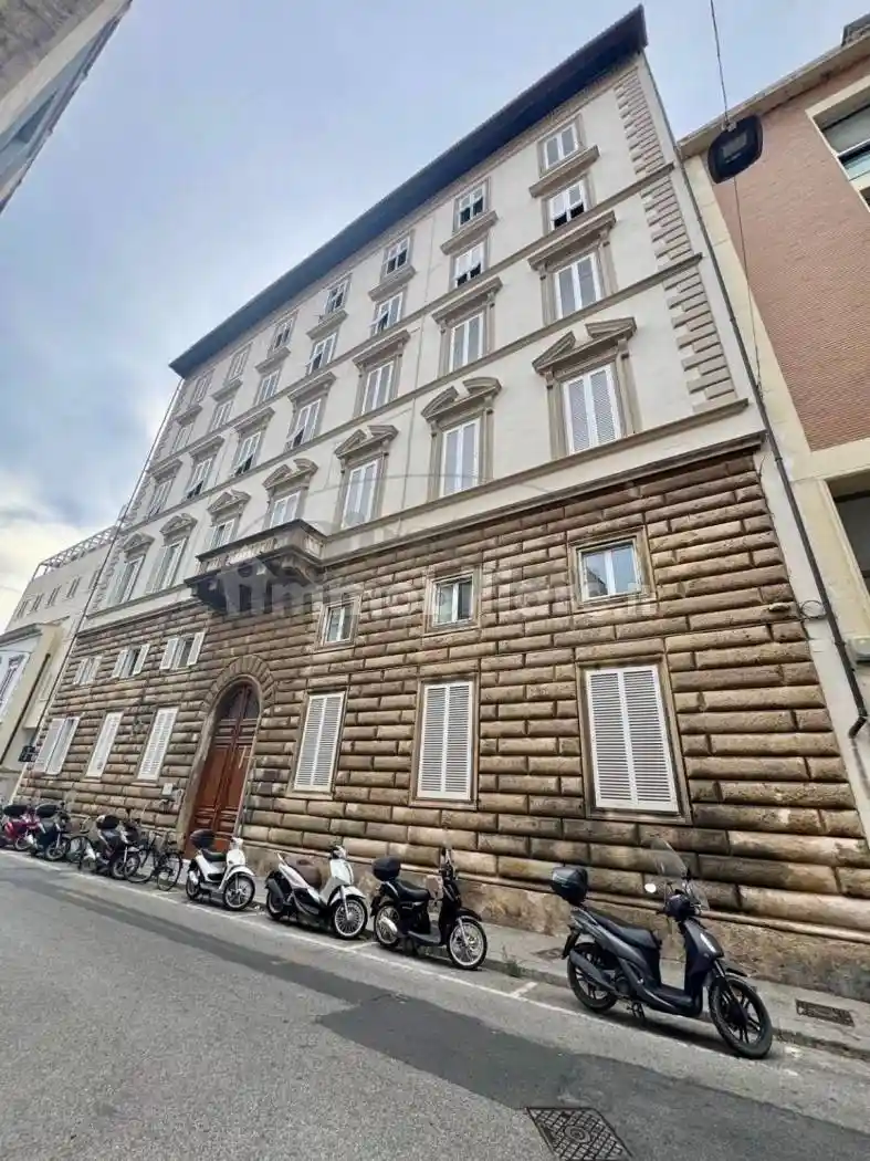 Appartamento in vendita a Livorno