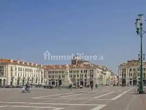 Palazzo - Edificio in vendita a Dogliani