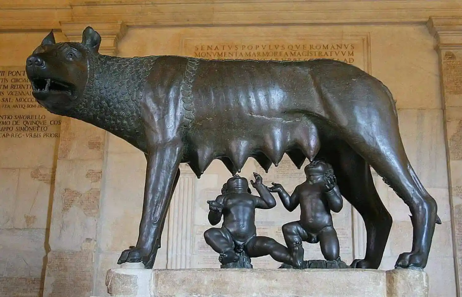 Palazzo - Edificio in vendita a Roma