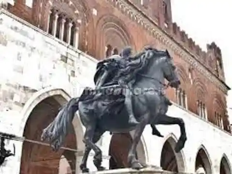 Palazzo - Edificio in vendita a Piacenza