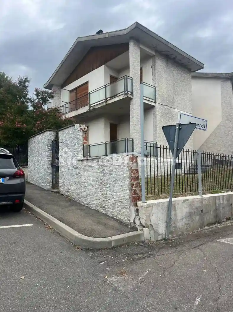 Villa in vendita a Santa Maria della Versa