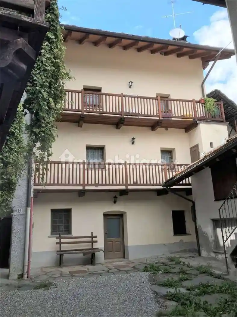 Appartamento in vendita a Challand-Saint-Victor